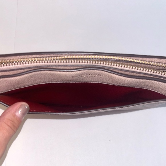 Kate Spade light pink crossbody (gold hardware) - Picture 6 of 8